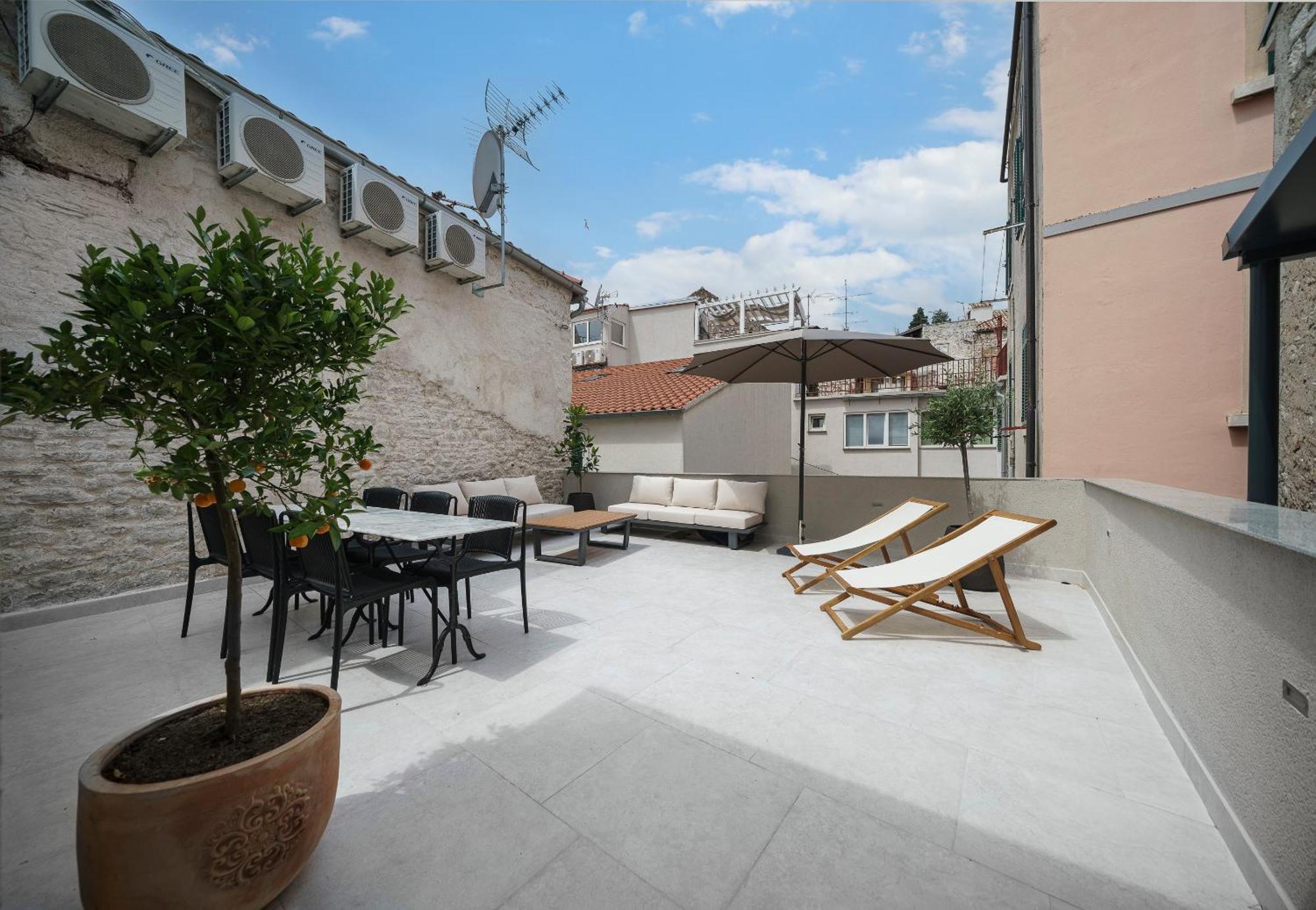 Samm Apartments שיבניק מראה חיצוני תמונה