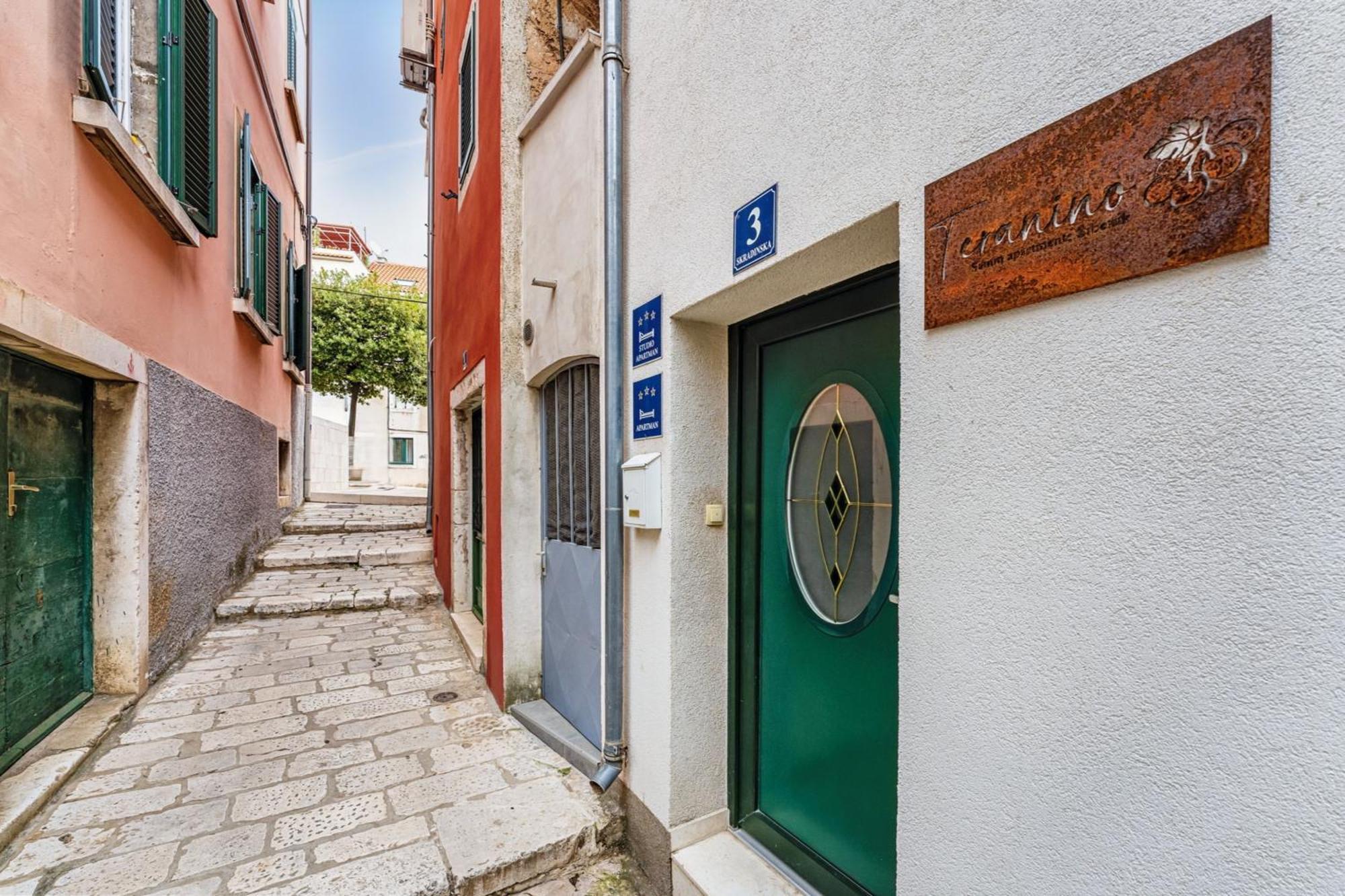 Samm Apartments שיבניק מראה חיצוני תמונה