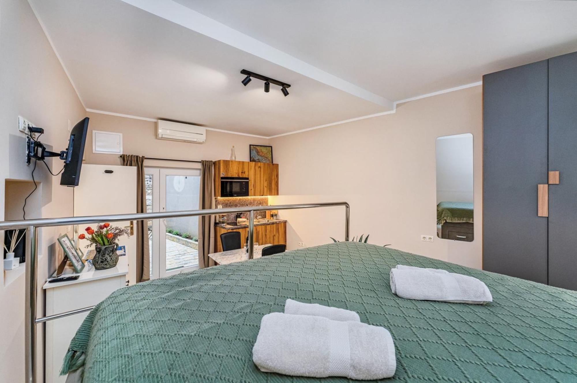 Samm Apartments שיבניק מראה חיצוני תמונה