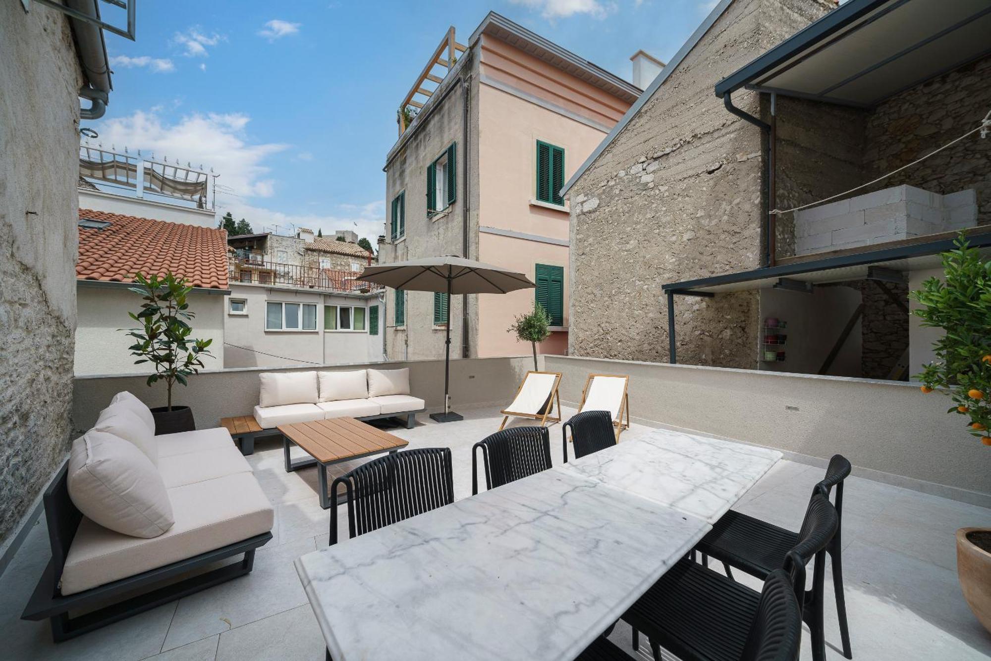 Samm Apartments שיבניק מראה חיצוני תמונה