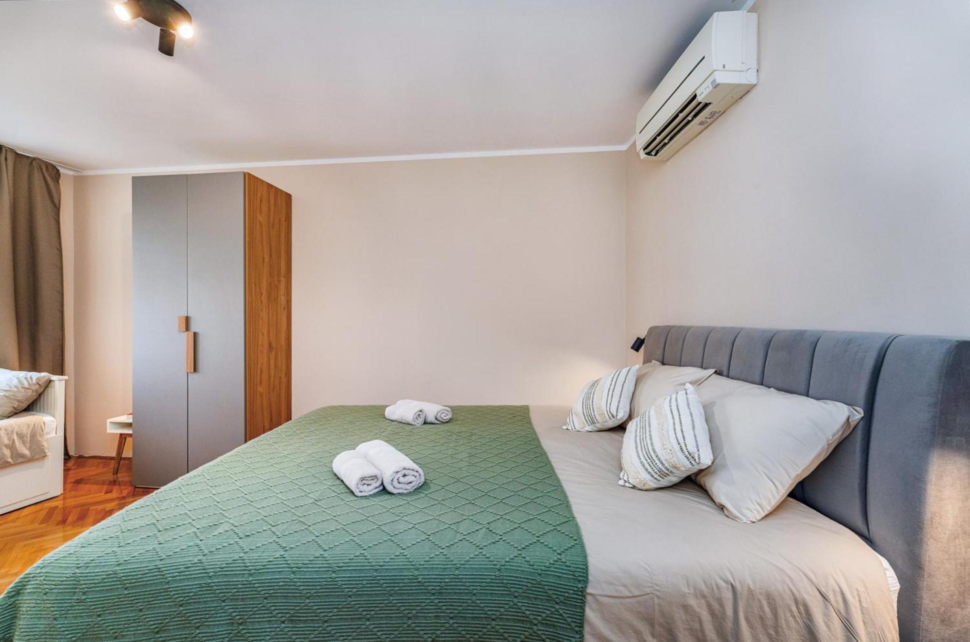 Samm Apartments שיבניק מראה חיצוני תמונה